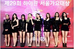 TWICE、ヒット曲・LIKEYのダンス動画を公開！“狭い練習室”を懐かしむ声続々「思い出が湧いてくる」