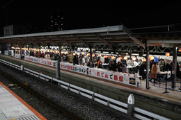 JR両国駅ホームでコタツに入って“おでんと熱燗”を楽しむ！『おでんで熱燗ステーション』26年1月29日から開催