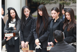 【コラム】“電撃復帰”NewJeansの2025年を振り返る、完全復活の鍵は「ミン・ヒジン超え」か