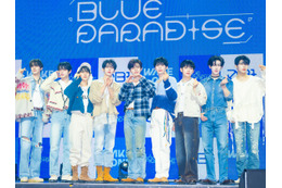 ZEROBASEONE、9人揃って『anan』表紙に登場！冬のぬくもり感じるビジュアルに視線釘付け 画像