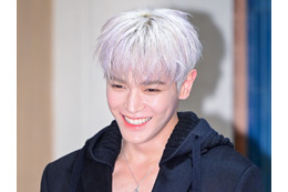 NCT・テヨン、除隊当日の“軍服SHOT”公開！晴れやかな笑顔にファン胸熱「おかえり」【PHOTO】 画像