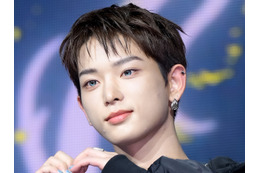 「メガネの子だ！」と話題の&TEAM・ハルア、フレームレスメガネ姿の“完璧ビジュアル”に反響続々【PHOTO】 画像