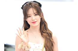 胸骨まで“パックリ”開いたドレスで魅了…i-dle・シュファの美貌が「もはや芸術」【PHOTO】 画像