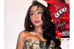 上も下も露わにした大胆さ…ヒョリン、ホットピンク衣装で危険な肌見せ！グラマラス体型披露【PHOTO】 画像