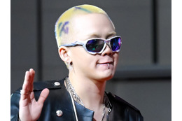 衝撃ヘアにどよめき…TREASURE・ヒョンソク、“YG愛”全開の坊主姿に反響続々「発想が天才」【PHOTO】 画像