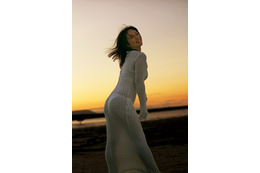 磯山さやか、デビュー25周年写真集が重版決定！魅惑的なボディラインを捉えた新規カット公開