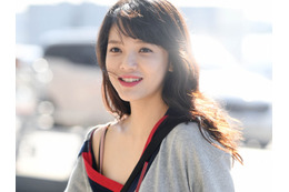 こんなに見せて大丈夫？ 危うく開いた大胆衣装のジミン、豊かなボリューム感「どタイプすぎる」【PHOTO】 画像