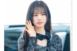 ずり落ちそう…IVE・リズ、“ゆるゆる胸元”のストラップレスドレス姿で誘惑【PHOTO】 画像