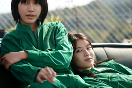 出口夏希＆南沙良W主演映画『万事快調〈オール・グリーンズ〉』本編映像公開！同好会メンバーが学校の屋上で決起集会！