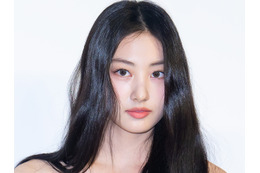 ブラトップが丸見え…ガウォン、アイドルらしからぬ“大胆衣装”にファン騒然！坂口健太郎との2SHOTも話題に 画像