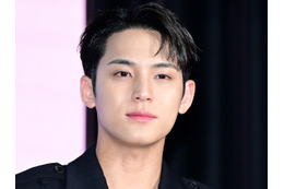 SEVENTEEN・ミンギュ、“濡れ髪”で放つ爽やかな色気にトキメキ…「心臓もたない」 画像