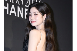 TWICE・ダヒョン、レアな“布少なめ”SHOTが話題！露出が目立つ衣装で健康美全開に 画像