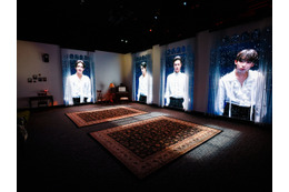 ENHYPEN、テーマパークのような没入型ミュージアムが開幕！五感で体感する“ヴァンパイア”の世界観 画像