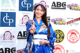 “奇跡の9等身ボディ”斎藤恭代、ミニスカ着物姿で「K-1 GP」ラウンドガールに挑戦！