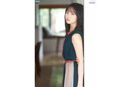 日向坂46・正源司陽子、目を引くノースリーブワンピの美少女カット公開！
