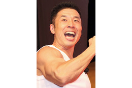 なかやまきんに君、ウェディングドレス姿をSNS投稿！「なぜかかわいく見える」「お断り案件」