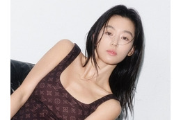 ハイレグボディスーツで際立つ高貴な肉体　チョン・ジヒョン、公開控えるゾンビ映画への自信を語る 画像