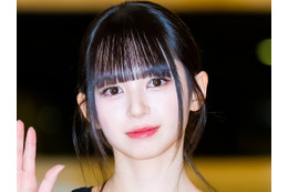 「ヤバすぎぃ」日本人K-POPアイドル、美くびれ全開！みぞおち下まで大胆露出のトップス姿に釘付け 画像