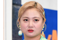 複数疑惑の韓国売れっ子芸人、警察で約8時間にわたる調査を終える…報道陣の厳しい質問には“沈黙” 画像