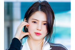 女優ハン・ソヒ、ニーハイソックスから真っ白肌チラリ…スポーティーな装いでイタリアへ出国 画像