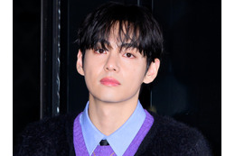 BTS・V、深みあるまなざしで魅了…圧倒的ビジュアル輝く撮影カット公開 画像