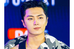 「完璧なイケメン」ENHYPEN・ジェイ、“シャープな横顔”に視線集中！スポーティーな魅力を披露 画像