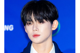 TXT・ヨンジュン、パリで見せた“爽やか笑顔”に沼落ちファン続出「エッフェル塔より輝いてる」 画像