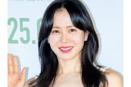 夫ヒョンビンも見惚れる？ソン・イェジン、一児の母とは思えぬ「11字腹筋」が話題！ 画像