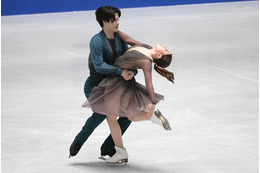 紀平梨花、りくりゅうとカナダ再会！ペア・西山真瑚と4ショット「こっちで会えると思ってなかった」