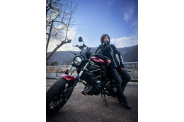 「カッコよすぎる！」「似合いすぎ」若月佑美、ライダー姿を公開！