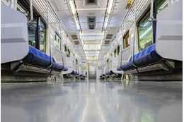 電車内がハッピーターンだらけに！？公式Xが「ハッピーターン化計画」を告知