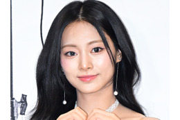 「危険です」TWICE・ツウィ、“胸元エアポケット”に視線集中！ギャップ満点な姿にファン悶絶 画像