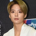 腕にはタトゥーがびっしり…元K-POPアイドル、LAでの近況が話題　SMエンタ退所後の現在に注目