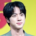 BTS・JIN、ライブ会場に響き渡る“セイレーンボイス”！豪雨にも屈さぬ歌唱力に世界が心酔 画像