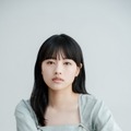 上坂樹里が「niko and ...」新CMキャラクターに就任！海辺で描く「2回目の出会い」
