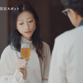 店内で繰り広げられる軽快なトーク。壇蜜が放つ、鋭くも予想外のコメントも見どころのひとつだ。