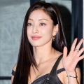 透けてインナーが…TWICE・ジヒョ、妖艶な寝そべりSHOTに視線集中「気絶する」「えぐい」 画像
