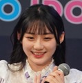 乃木坂46・川﨑桜、公式おにいちゃんに1st写真集プレゼント！ 画像