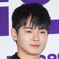 「金貸しに殴られた」突然の引退宣言から2日、顔に傷をつけて配信…韓国俳優、心配される近況 画像