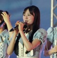 AKB48・伊藤百花がセレモニアルピッチでノーバン始球式を達成！ 画像