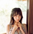 AKB48長友彩海の1st写真集『予定外の瞳』、初挑戦のランジェリー姿など先行カット公開！ 画像