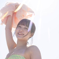 ミスマガグランプリ・和泉芳怜、写真集「愛くるしいボディ」の誌面カット公開！ 画像