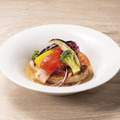 彩り野菜ハンバーグ～ライムとビネガーのソース 1,100円(税込1,210円)