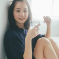 『気まずいほど 佐々木希と目が合いすぎる日めくり』撮影：東京祐／ワニブックス刊