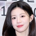 ぴっちりウェアで曲線がくっきり…コ・ユンジョン、顔もスタイルも完璧！しなやかな魅力を全開に