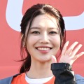 14年交際の恋人との破局から4日…少女時代・スヨン、笑顔で公の場に!難病患う父とマラソンに参加