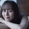 撮影：三宮幹史／『比嘉愛未エッセイ集　またね。』（講談社）