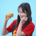 ＝LOVEがマクドナルドと初コラボ！人気曲『ラブソングに襲われる』をオマージュしたWebCMが公開！