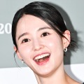 “BTS胎教”も話題!13人きょうだいの韓国女優、生後間もない息子との写真を公開「私に似ている」