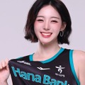 控えめな“膨らみ”にも視線集中…ショートヘア美女の韓国チア、夏の香り感じるタンクトップ姿に反響 画像